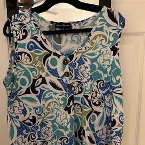 Multi color sleeveless top.
